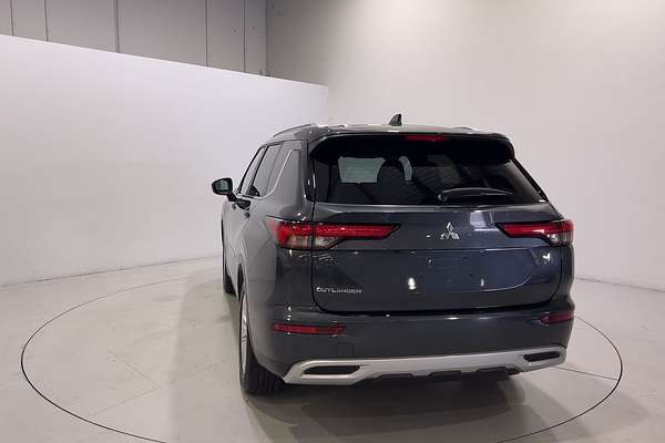 2023 Mitsubishi Outlander LS Black Edition ZM