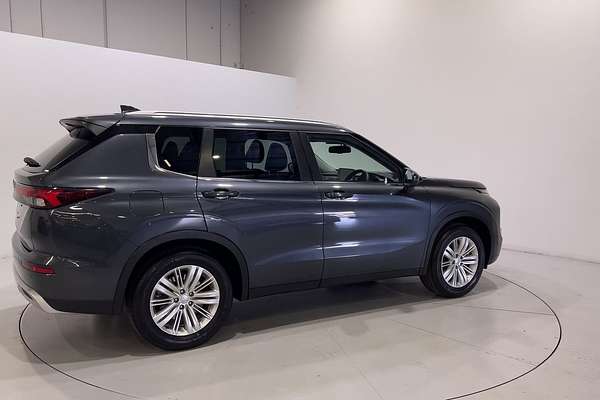 2023 Mitsubishi Outlander LS Black Edition ZM