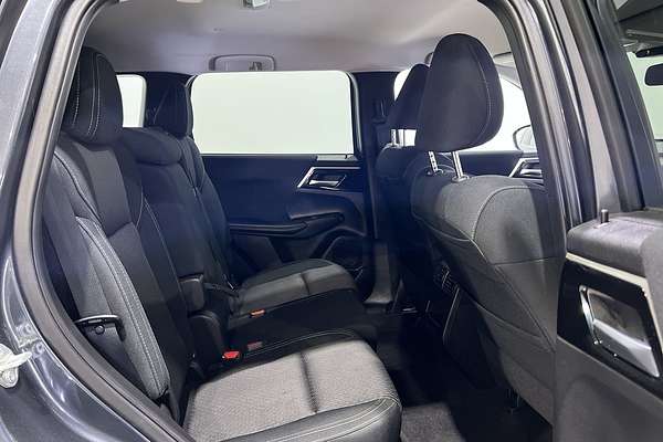 2023 Mitsubishi Outlander LS Black Edition ZM