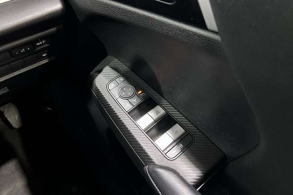 2023 Mitsubishi Outlander LS Black Edition ZM