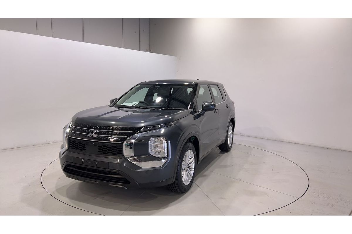 2023 Mitsubishi Outlander LS Black Edition ZM
