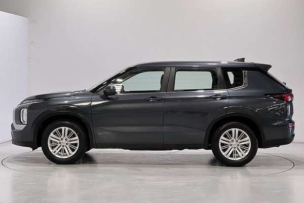 2023 Mitsubishi Outlander LS Black Edition ZM