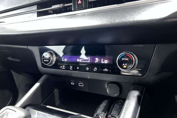 2023 Mitsubishi Outlander LS Black Edition ZM