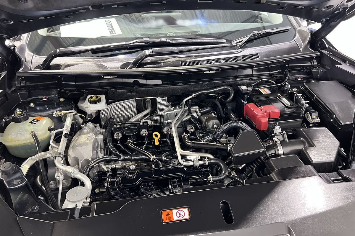 2023 Mitsubishi Outlander LS Black Edition ZM