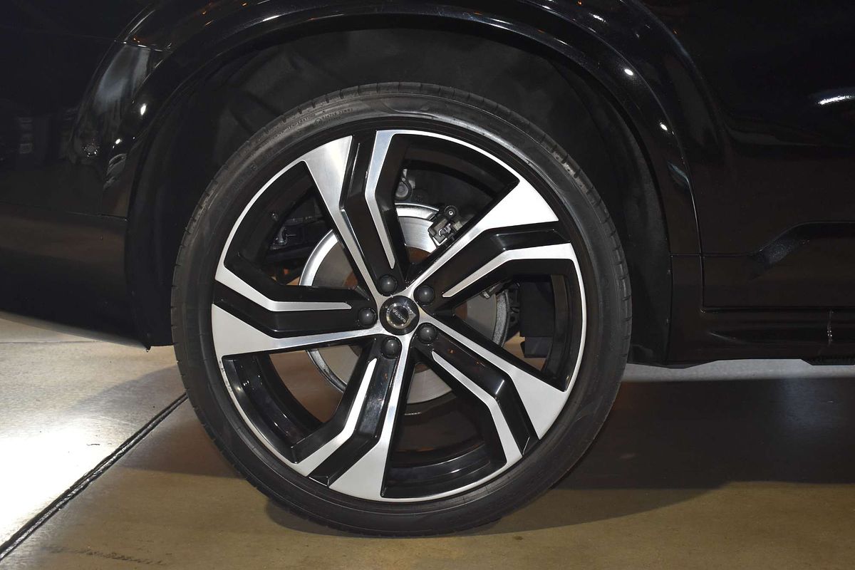 2020 Volvo XC90 T6 R-Design