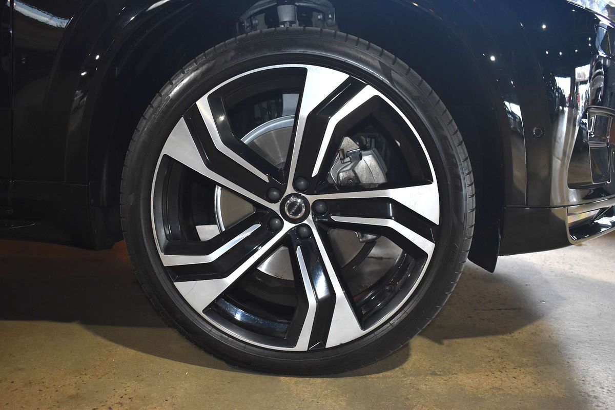 2020 Volvo XC90 T6 R-Design