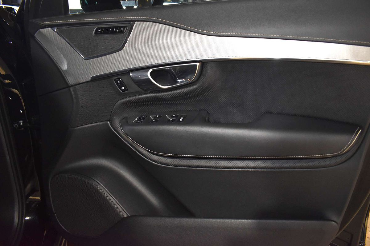 2020 Volvo XC90 T6 R-Design