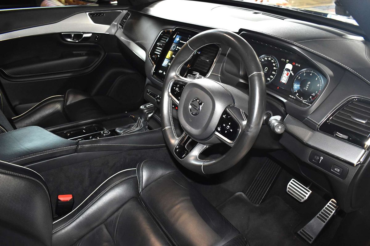 2020 Volvo XC90 T6 R-Design