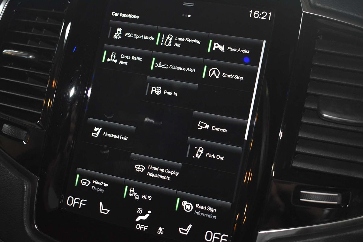 2020 Volvo XC90 T6 R-Design