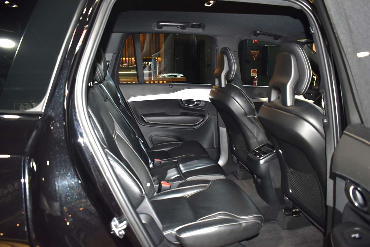 2020 Volvo XC90 T6 R-Design