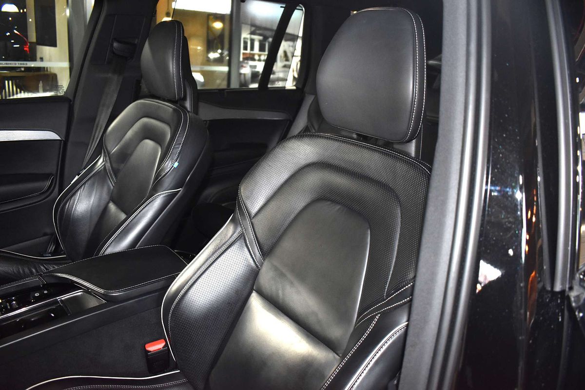 2020 Volvo XC90 T6 R-Design