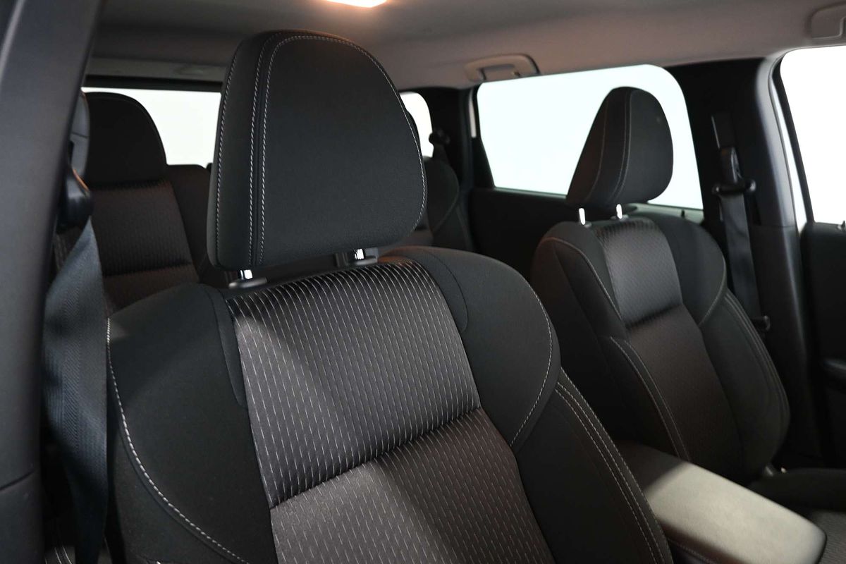 2023 Mitsubishi Outlander LS ZM