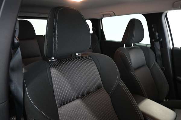 2023 Mitsubishi Outlander LS ZM