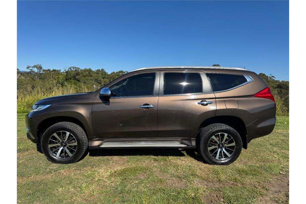 2016 Mitsubishi Pajero GLS NX