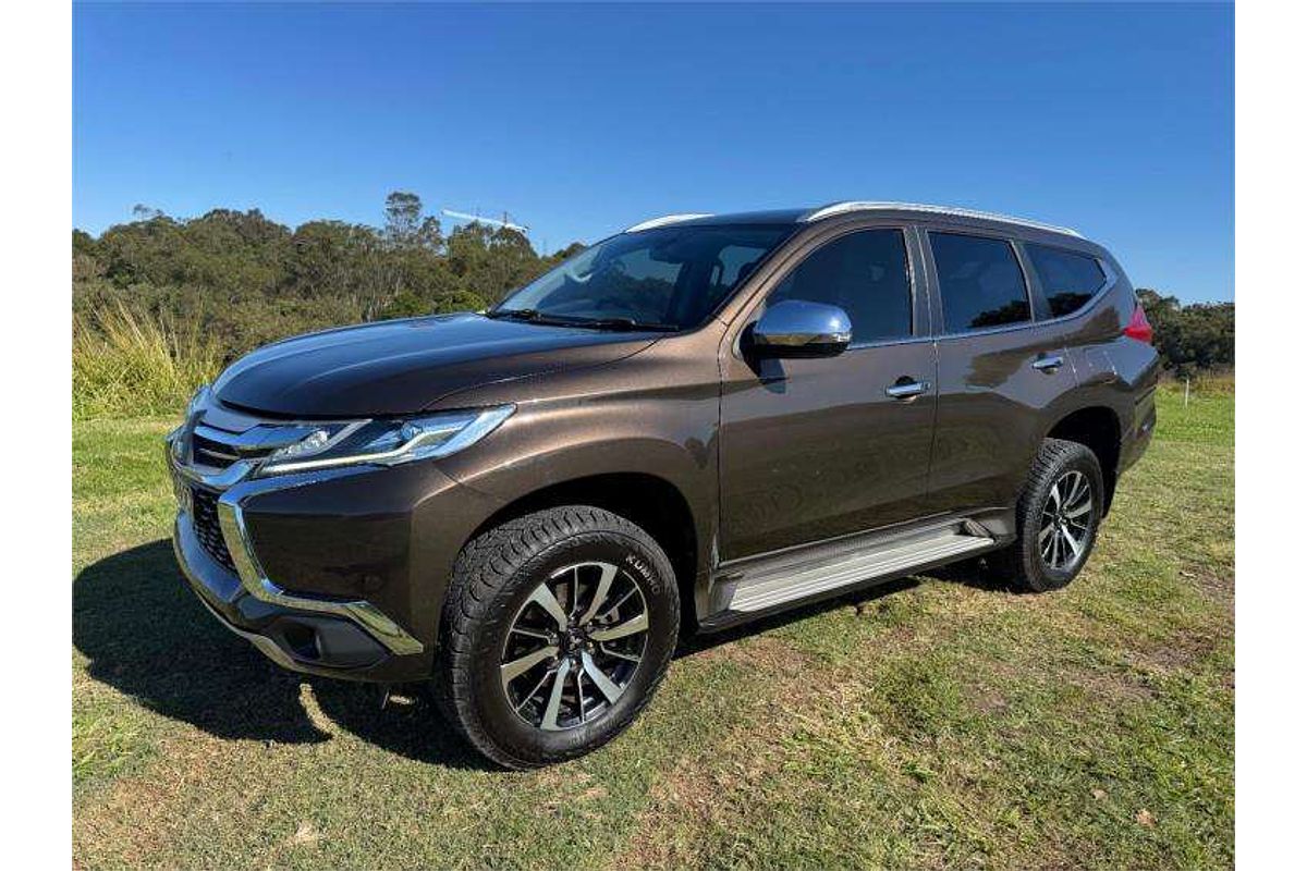 2016 Mitsubishi Pajero GLS NX