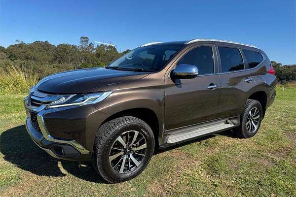 2016 Mitsubishi Pajero GLS NX