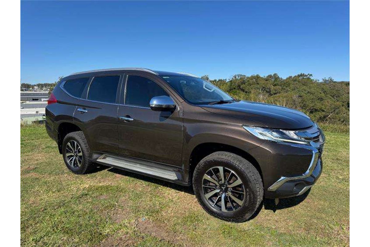 2016 Mitsubishi Pajero GLS NX