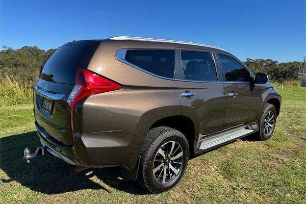 2016 Mitsubishi Pajero GLS NX
