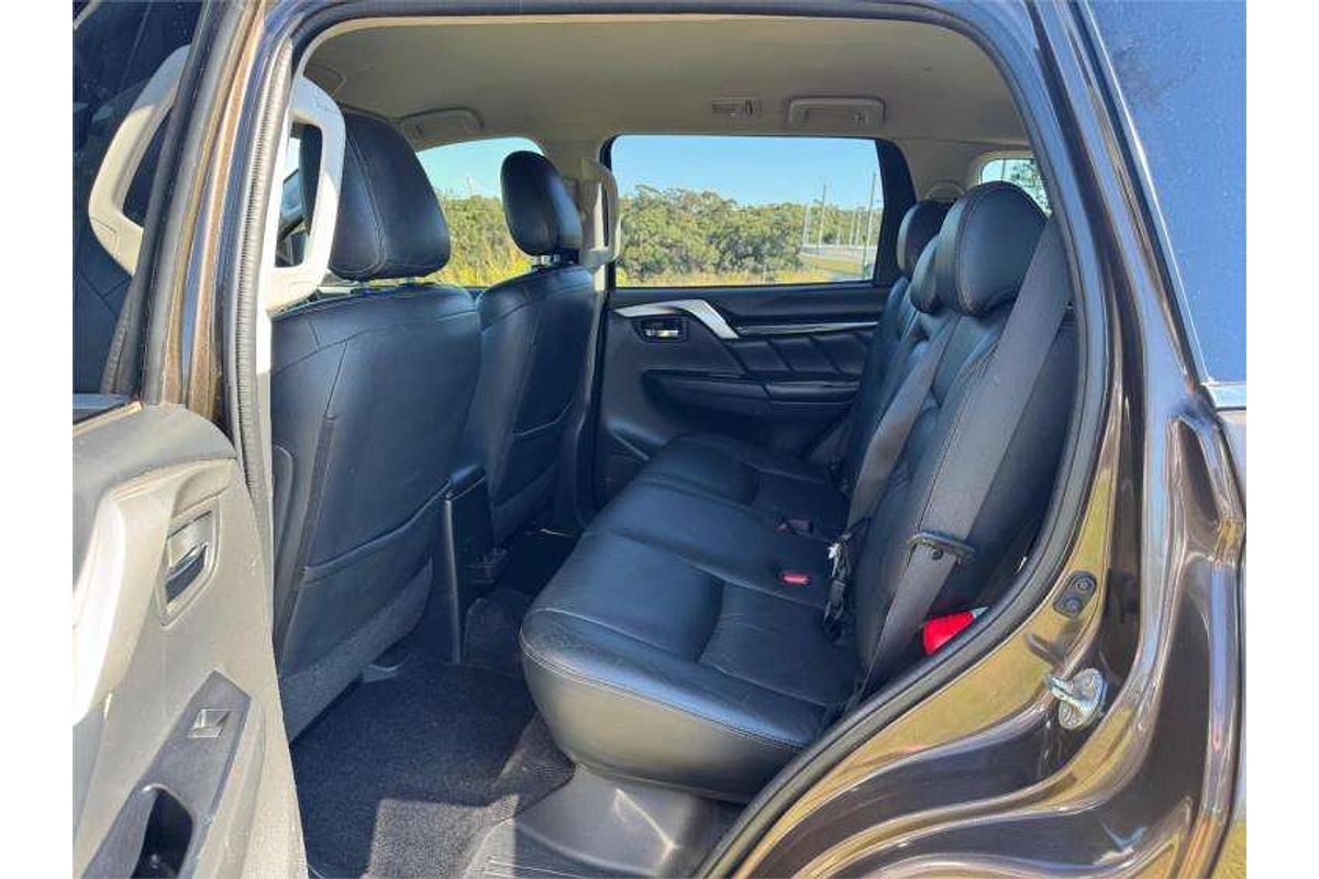 2016 Mitsubishi Pajero GLS NX