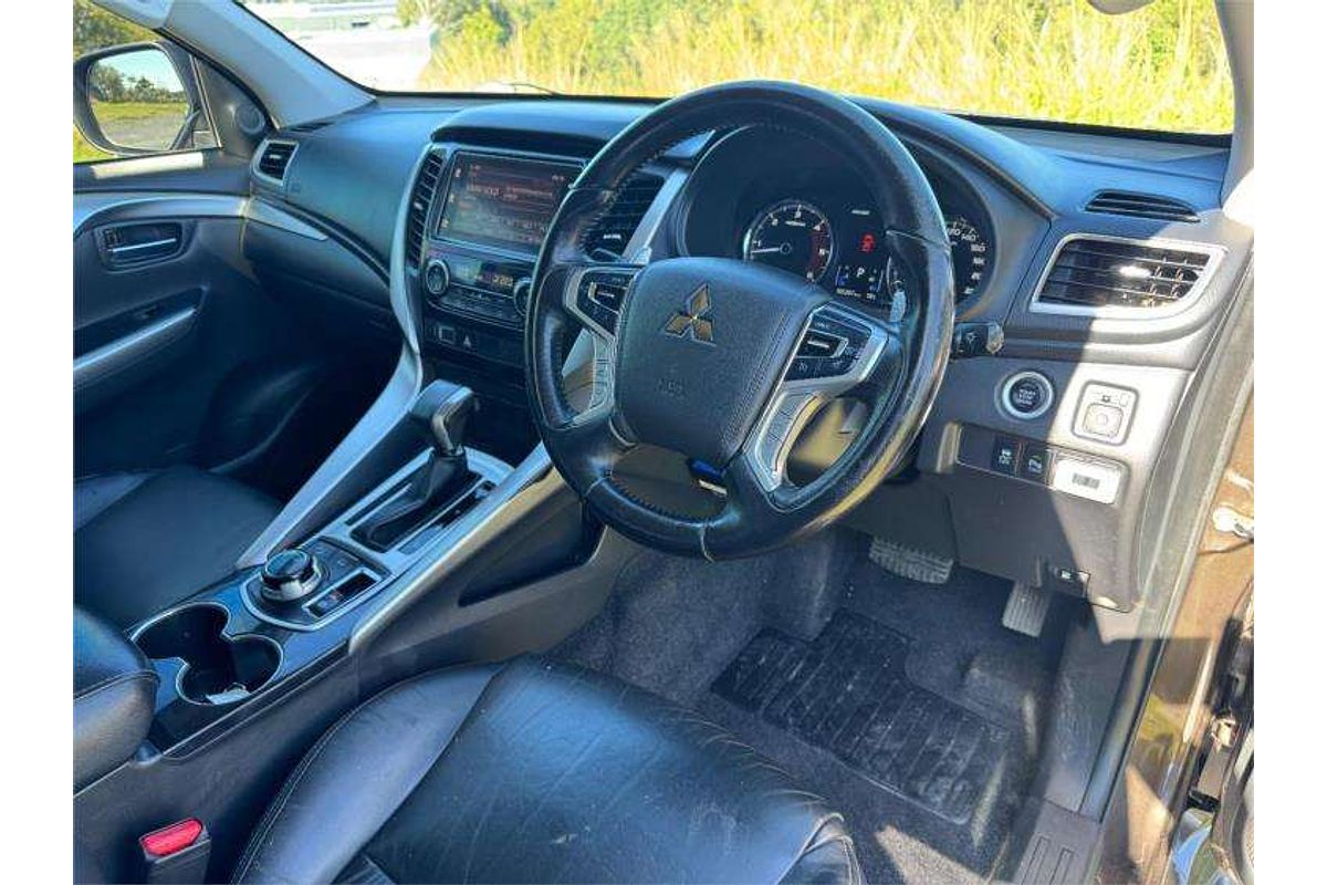 2016 Mitsubishi Pajero GLS NX