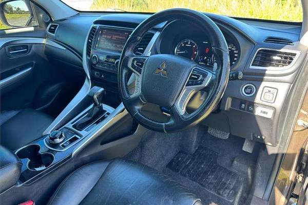 2016 Mitsubishi Pajero GLS NX