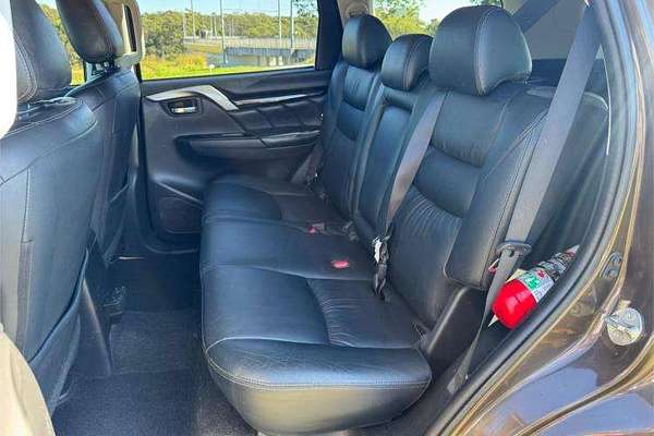 2016 Mitsubishi Pajero GLS NX