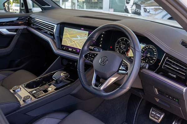 2022 Volkswagen Touareg 210TDI R-Line CR