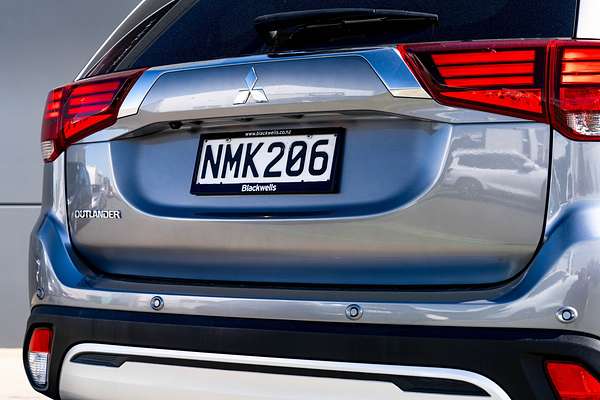 2021 Mitsubishi Outlander Ls 2.4P/Cvt