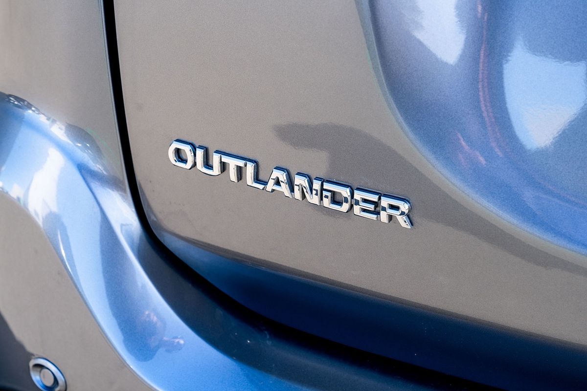 2021 Mitsubishi Outlander Ls 2.4P/Cvt