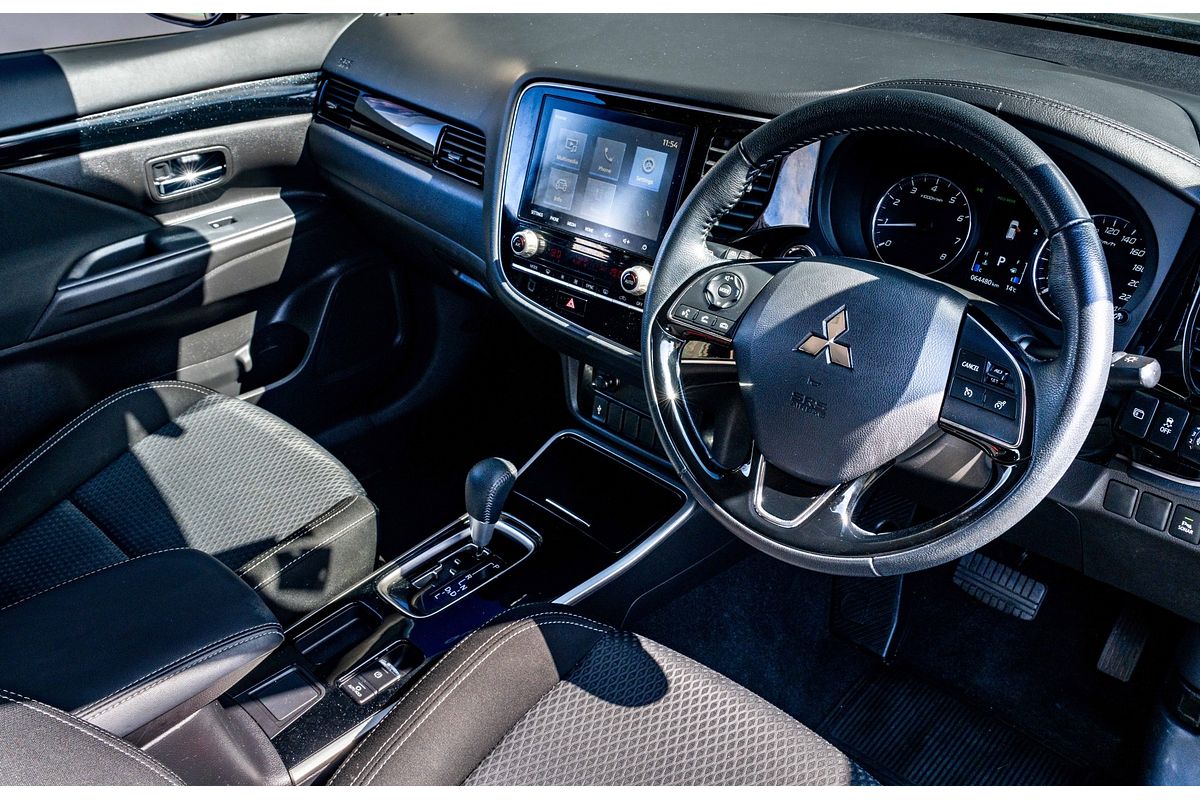 2021 Mitsubishi Outlander Ls 2.4P/Cvt