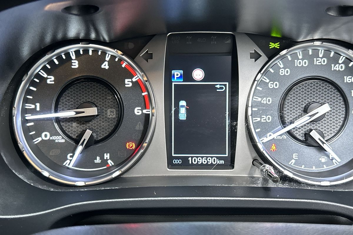 2020 Toyota Hilux SR5 GUN126R 4X4