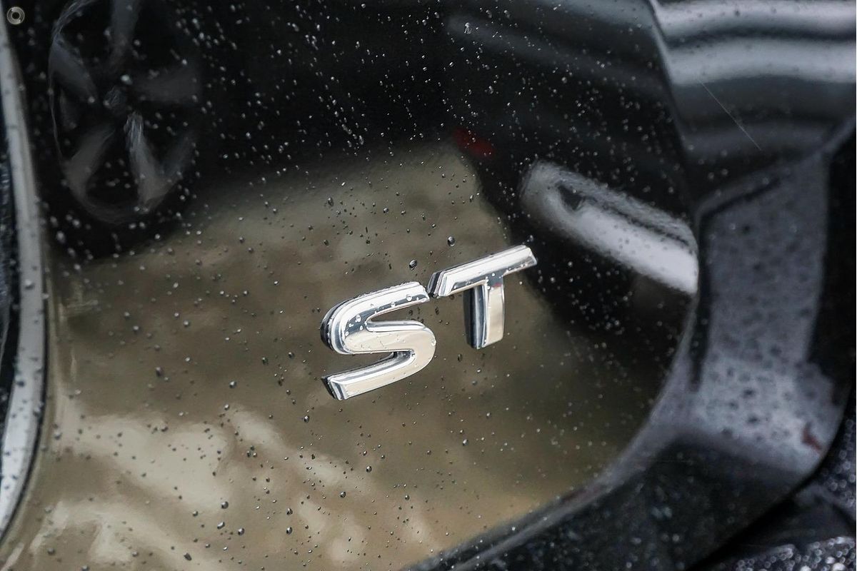 2017 Nissan Pathfinder ST R52 Series II