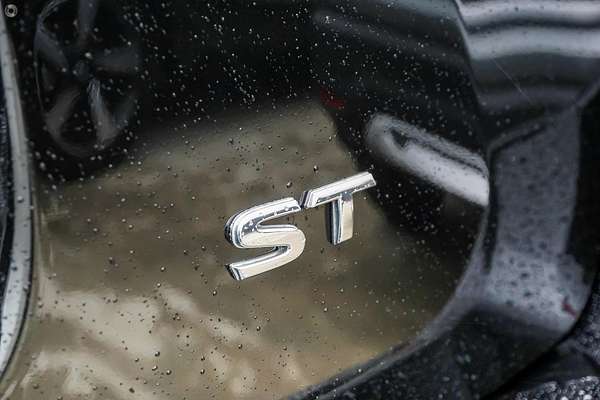 2017 Nissan Pathfinder ST R52 Series II