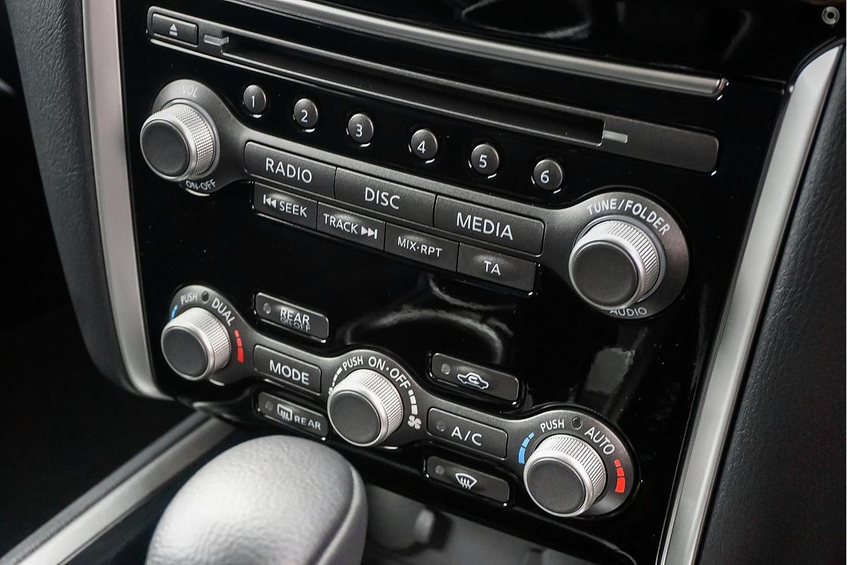 2017 Nissan Pathfinder ST R52 Series II