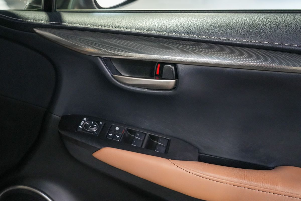 2017 Lexus NX NX200t Luxury AGZ10R