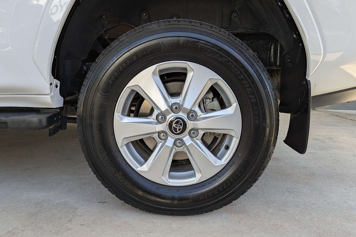 2022 Toyota Landcruiser GXL FJA300R