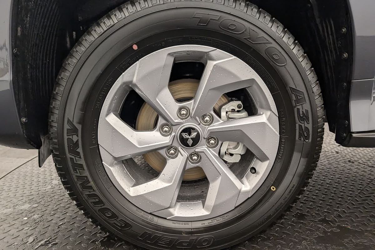 2025 Mitsubishi Pajero Sport GLX QG