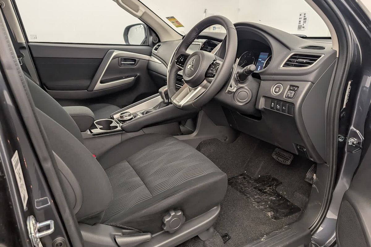 2025 Mitsubishi Pajero Sport GLX QG