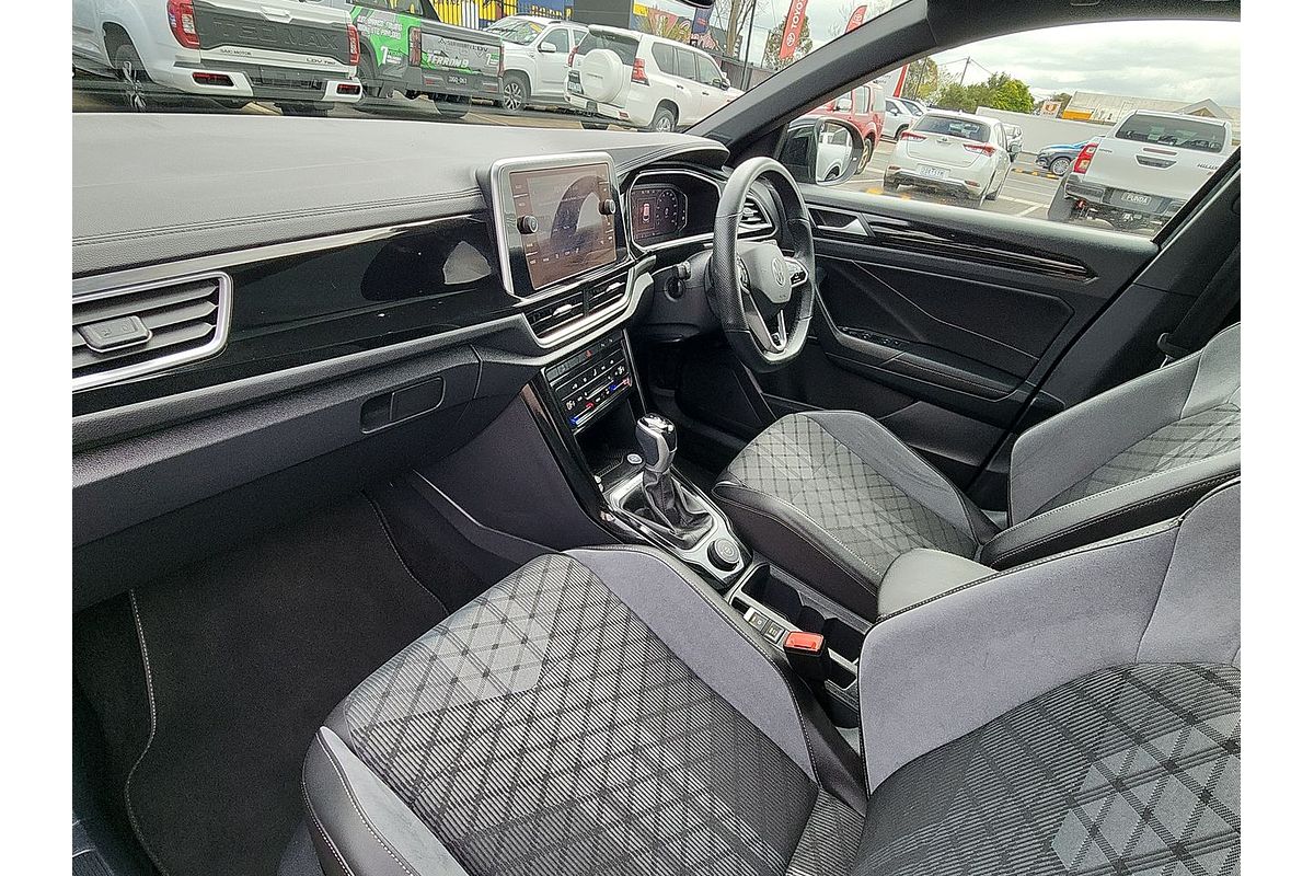 2023 Volkswagen T-Roc 140TSI R-Line D11