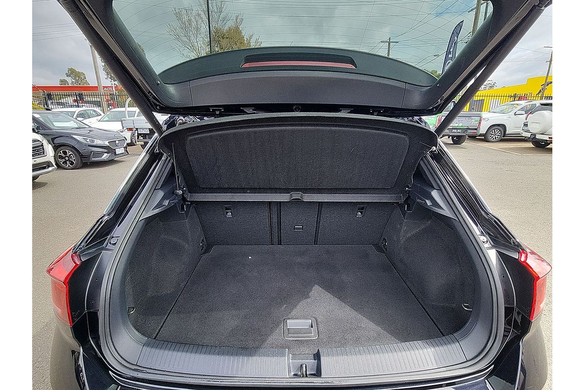 2023 Volkswagen T-Roc 140TSI R-Line D11