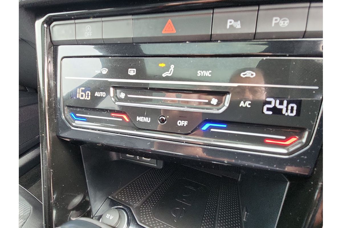 2023 Volkswagen T-Roc 140TSI R-Line D11