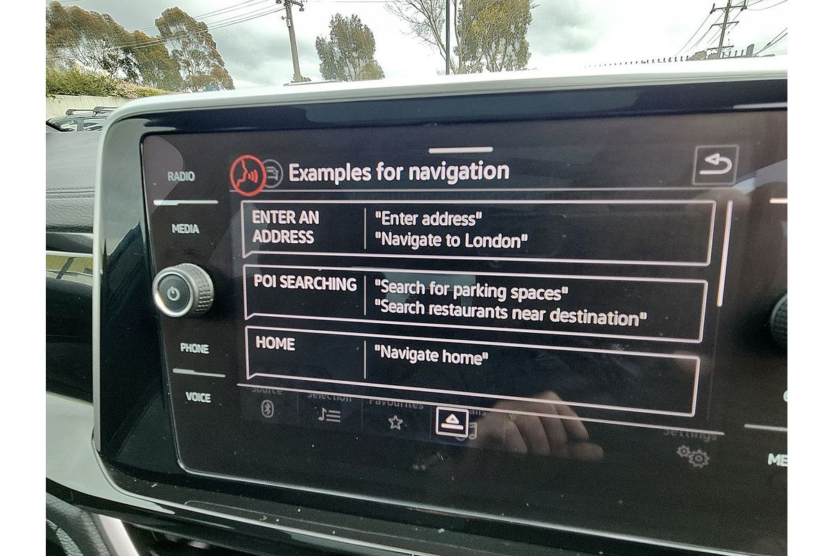 2023 Volkswagen T-Roc 140TSI R-Line D11