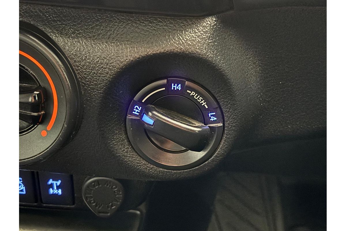 2020 Toyota Hilux SR GUN126R 4X4