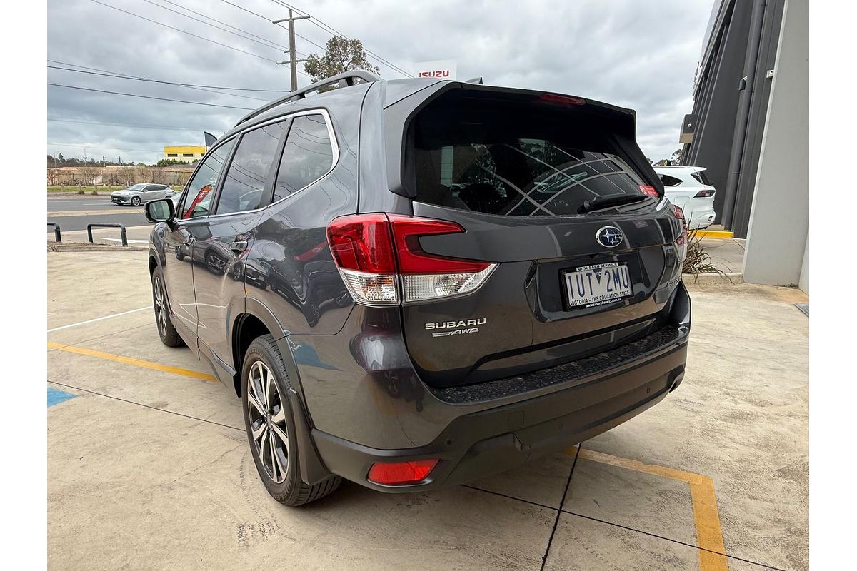 2022 Subaru Forester 2.5i Premium S5