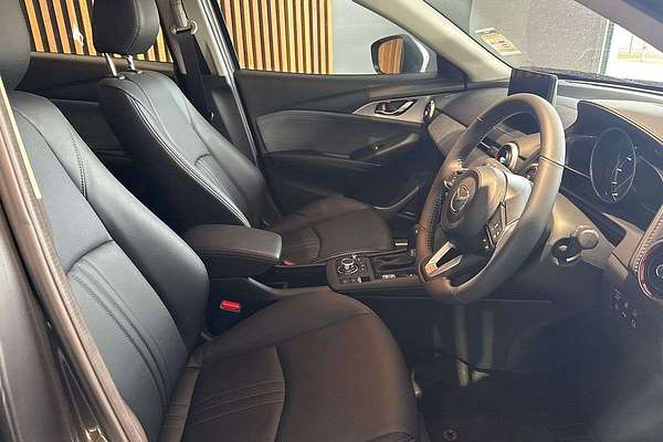 2025 Mazda CX-3 G20 Akari DK