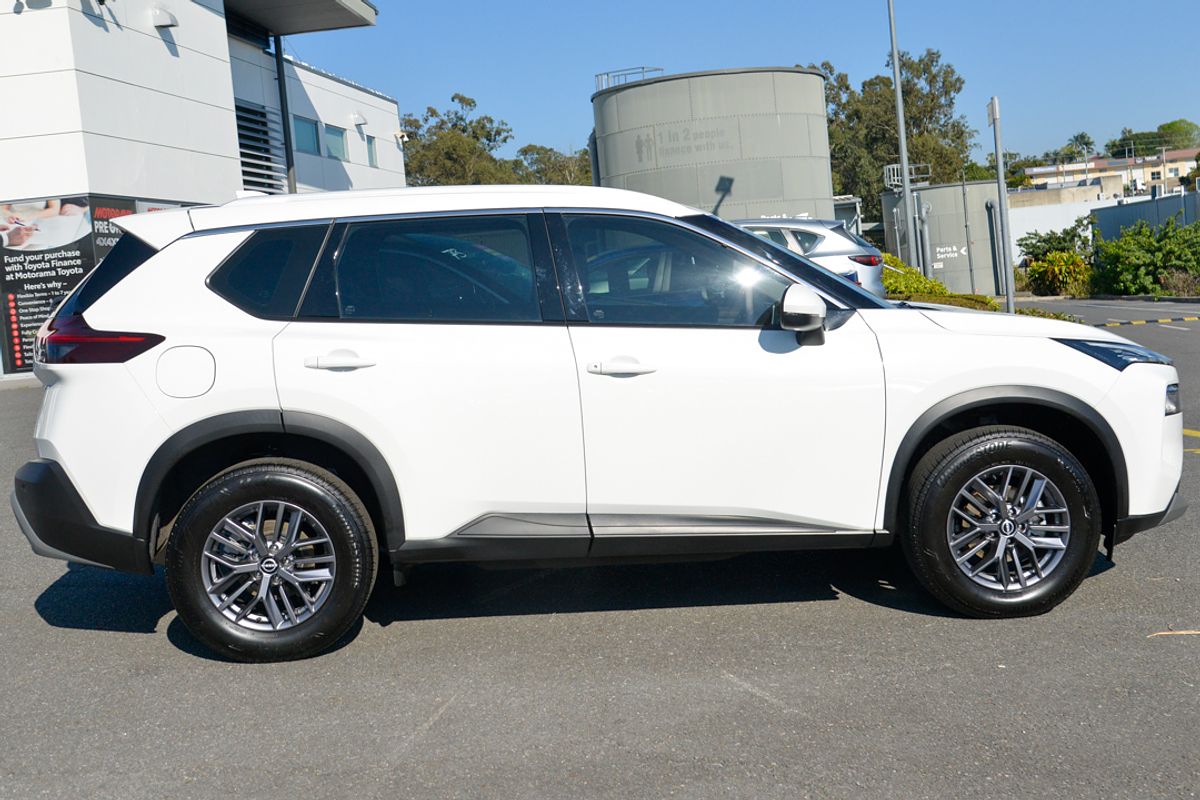 2024 Nissan X-TRAIL ST T33