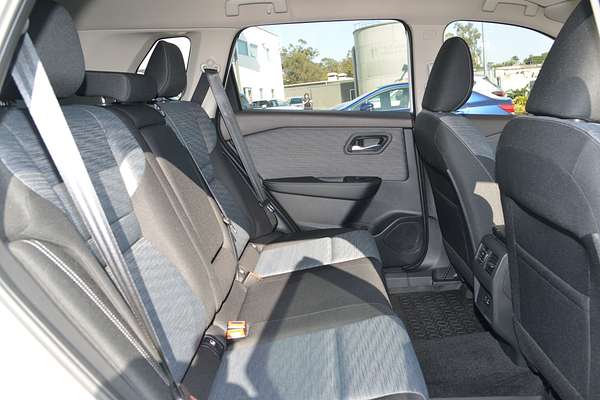 2024 Nissan X-TRAIL ST T33