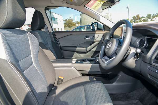 2024 Nissan X-TRAIL ST T33