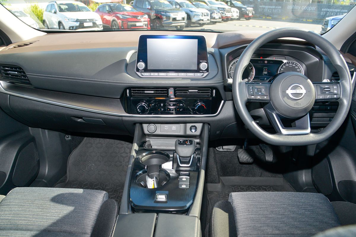 2024 Nissan X-TRAIL ST T33