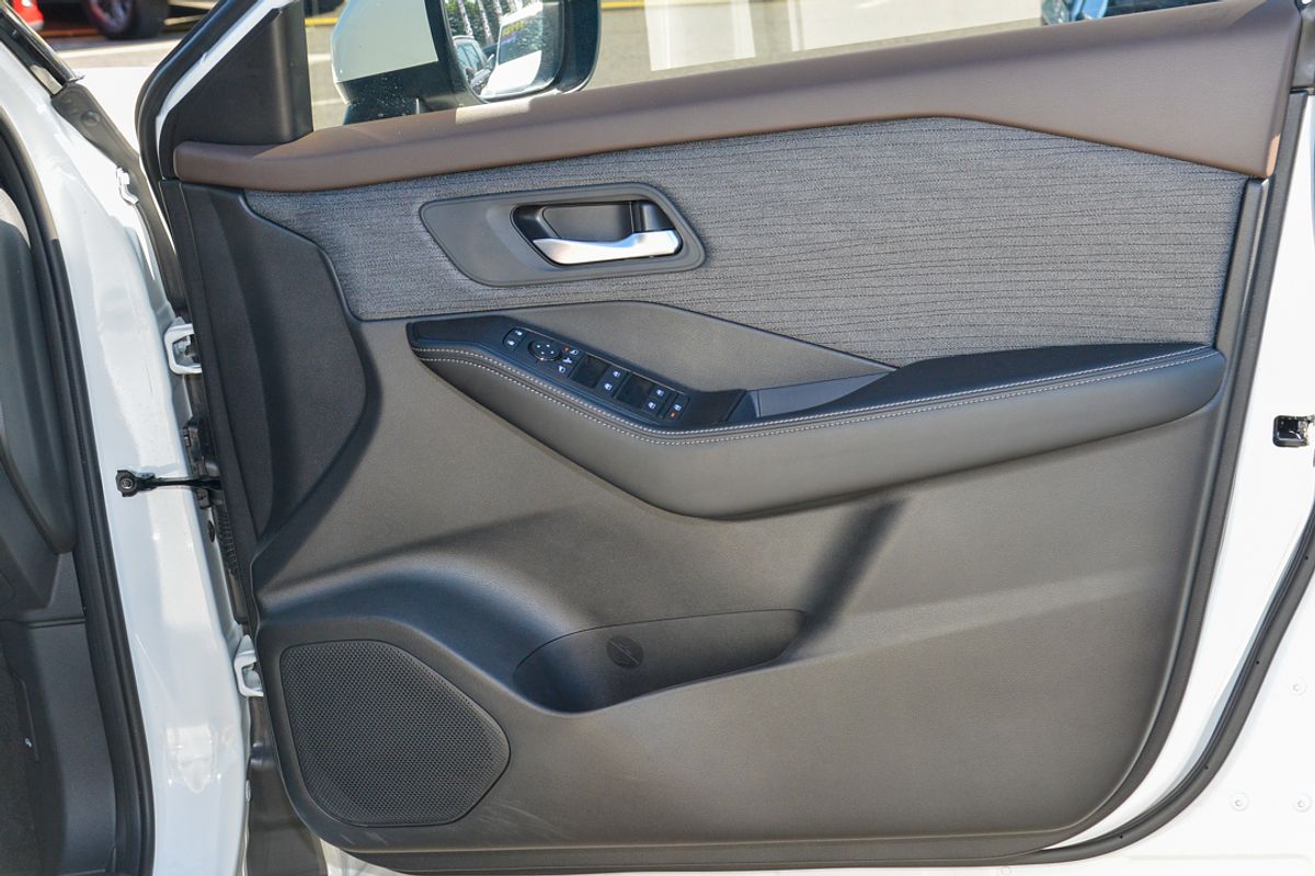 2024 Nissan X-TRAIL ST T33